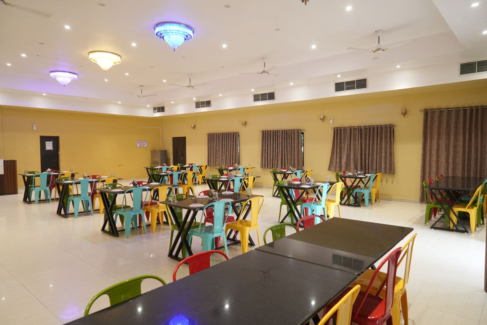 Food and dining at Tiger Paradise Resort